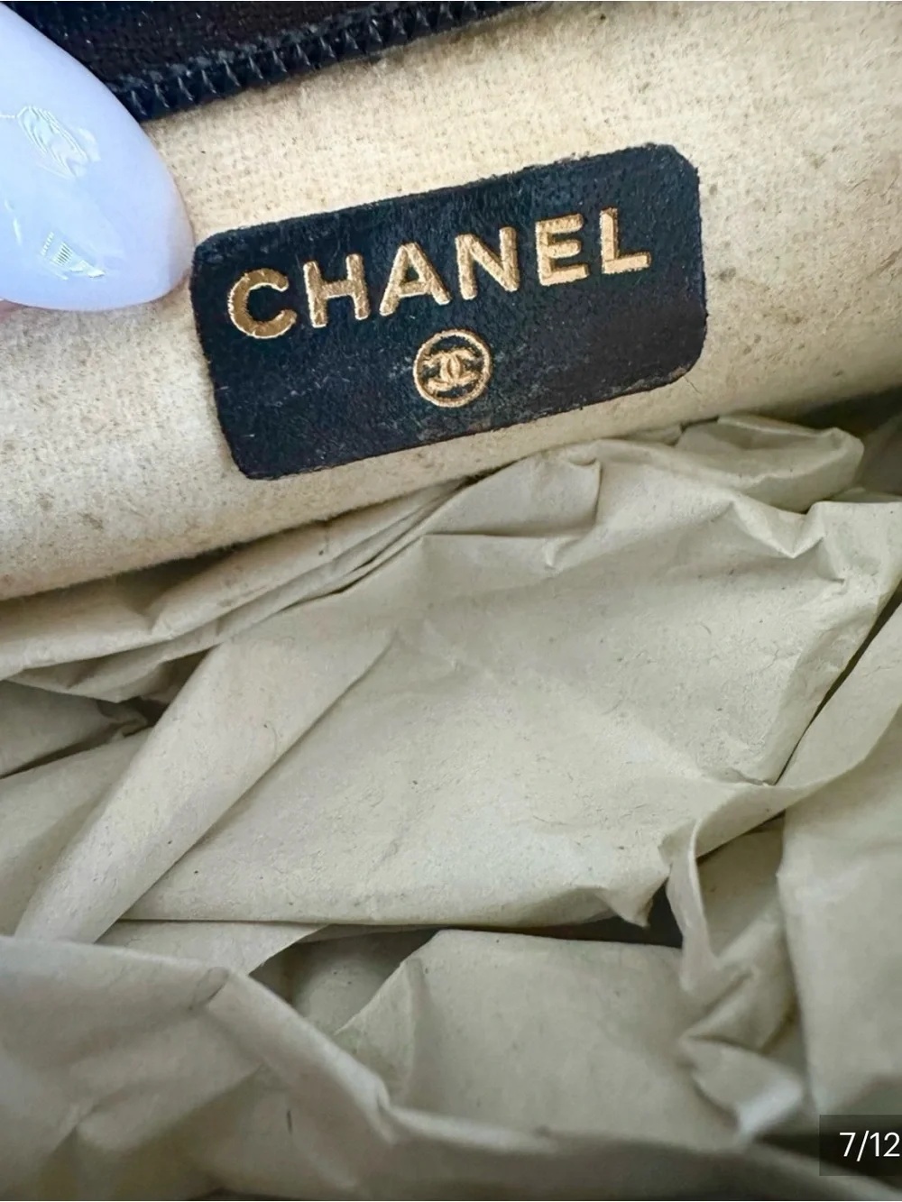 CHANEL Black Caviar Quilted CC Crossbody with Pearl Accent Chanel box bag roset
